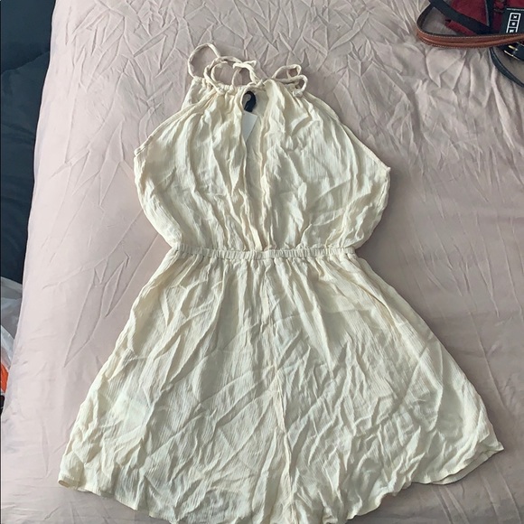 Nude romper - Picture 3 of 3